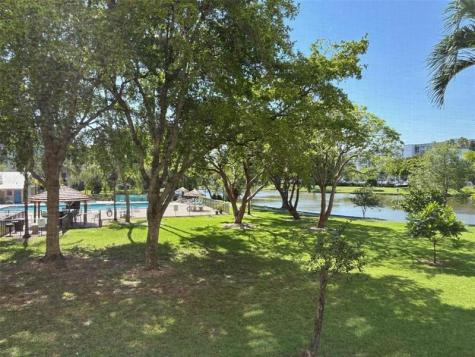 2112 S Cypress Bend Drive Pompano Beach FL 33069