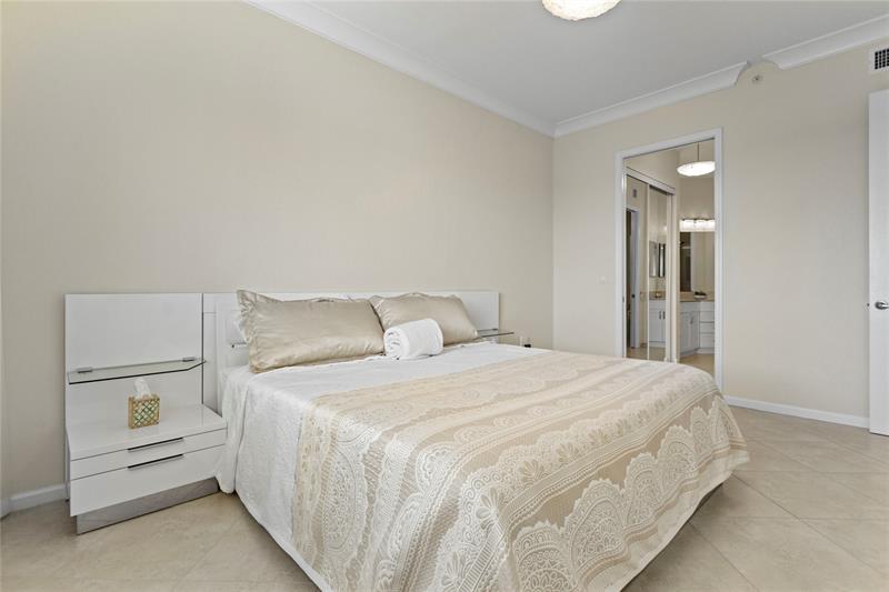 3500 Oaks Clubhouse Drive Pompano Beach FL 33069