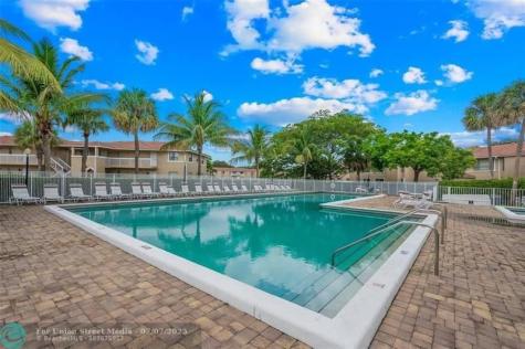841 Twin Lakes Drive Coral Springs FL 33071