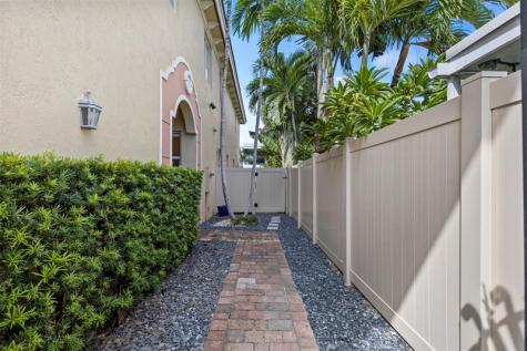 1121 NE 14th Avenue Fort Lauderdale FL 33304
