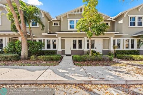 580 Pacific Grove Drive West Palm Beach FL 33401