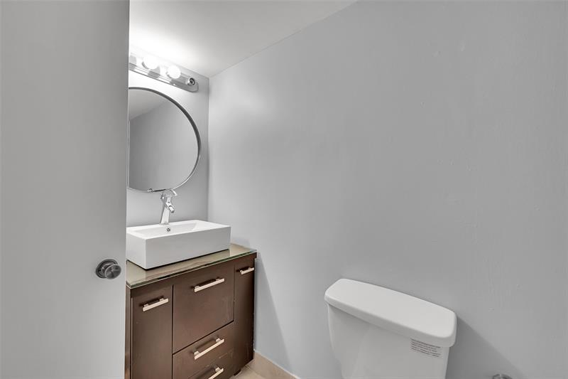 796 NW 91st Terrace Plantation FL 33324