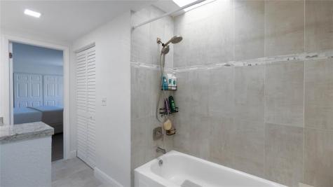 8204 SW 23rd Street North Lauderdale FL 33068
