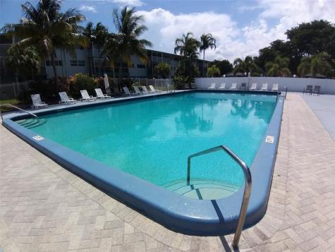 4900 Washington Street Hollywood FL 33021