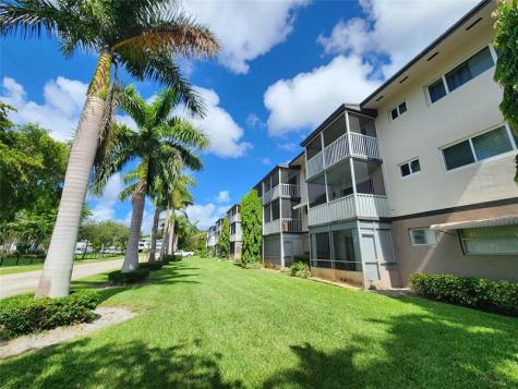 4900 Washington Street Hollywood FL 33021