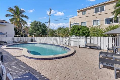 2555 NE 11th Street Fort Lauderdale FL 33304