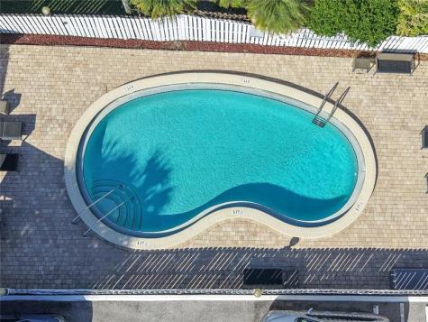2555 NE 11th Street Fort Lauderdale FL 33304