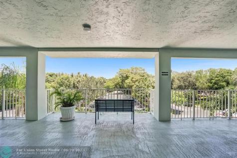 806 Cypress Grove Lane Pompano Beach FL 33069