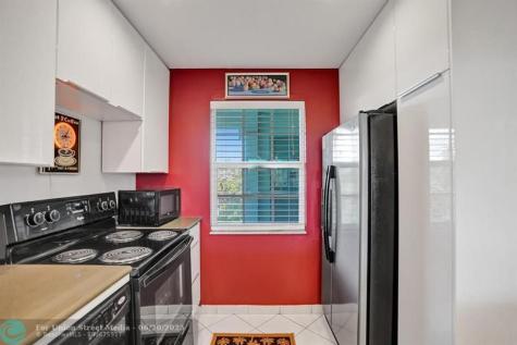 806 Cypress Grove Lane Pompano Beach FL 33069