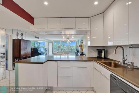 806 Cypress Grove Lane Pompano Beach FL 33069