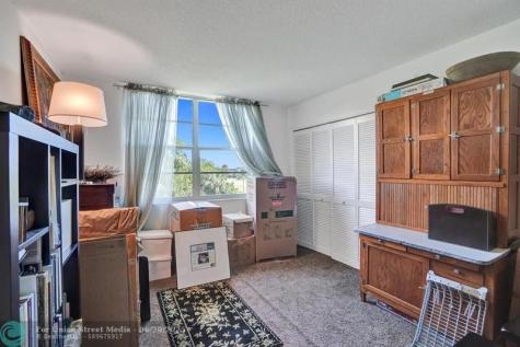 806 Cypress Grove Lane Pompano Beach FL 33069