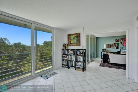 806 Cypress Grove Lane Pompano Beach FL 33069