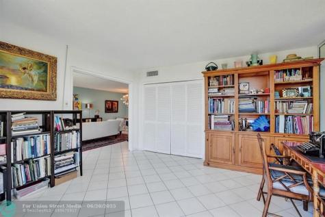 806 Cypress Grove Lane Pompano Beach FL 33069