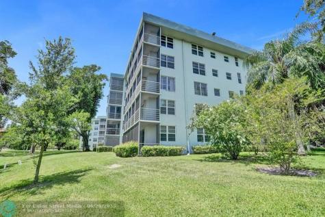 806 Cypress Grove Lane Pompano Beach FL 33069