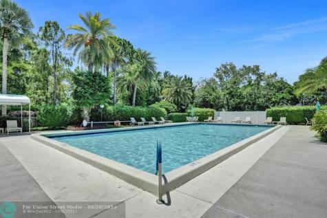 806 Cypress Grove Lane Pompano Beach FL 33069