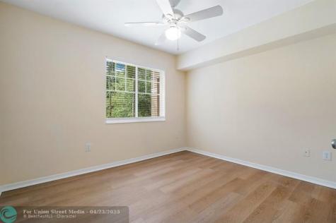 6492 Emerald Dunes Drive West Palm Beach FL 33411
