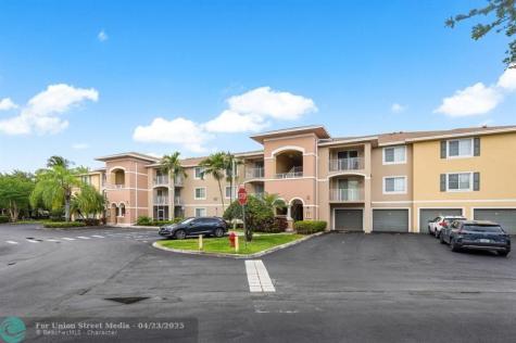 6492 Emerald Dunes Drive West Palm Beach FL 33411