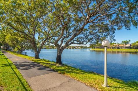 1100 Colony Point Circle Pembroke Pines FL 33026