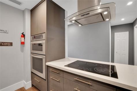 10700 NW 30th Place Sunrise FL 33322