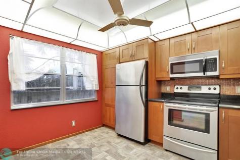 4301 Martinique Circle Coconut Creek FL 33066