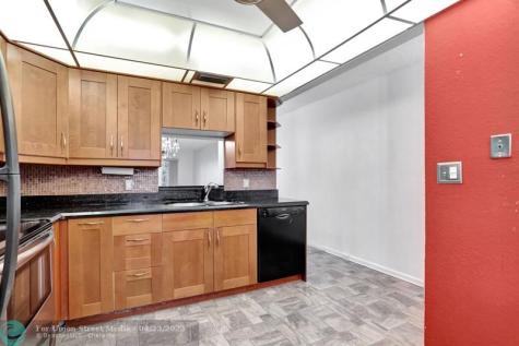 4301 Martinique Circle Coconut Creek FL 33066