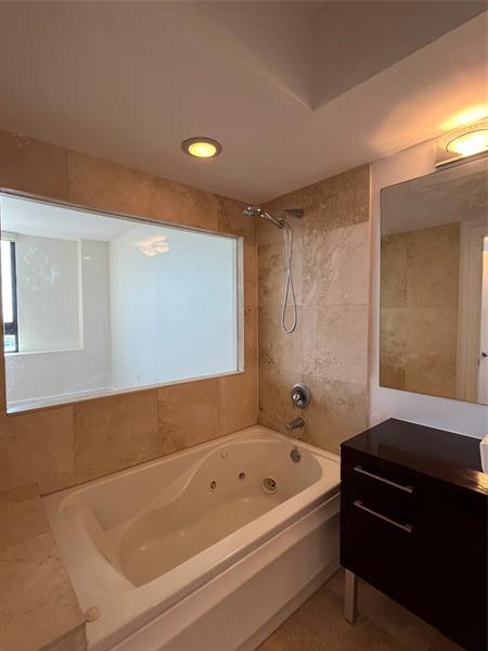 Miami Beach FL 33139