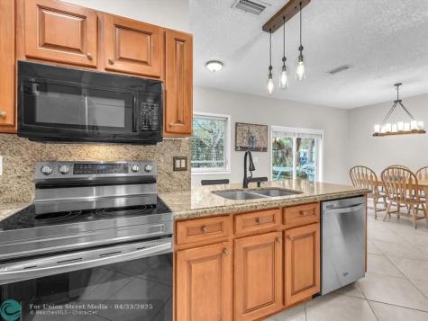 4776 Lago Vista Drive Coconut Creek FL 33073