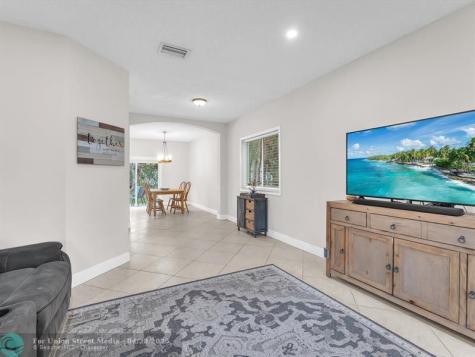 4776 Lago Vista Drive Coconut Creek FL 33073