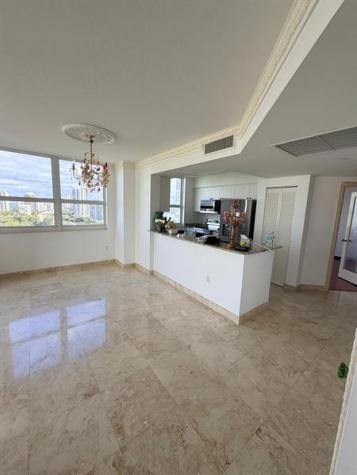 19501 W Country Club Drive Aventura FL 33180