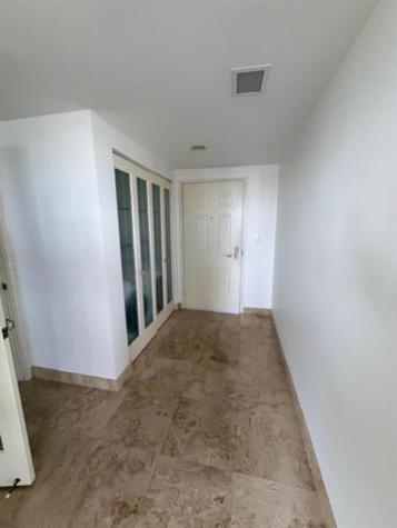 19501 W Country Club Drive Aventura FL 33180