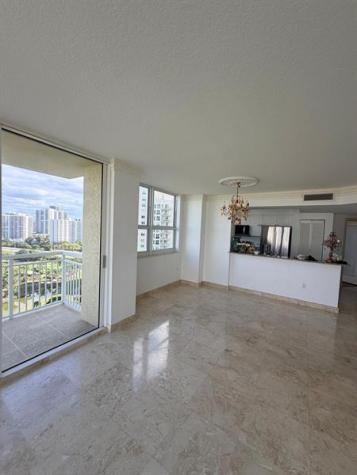 19501 W Country Club Drive Aventura FL 33180