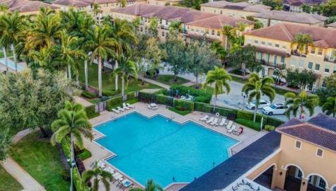 817 SW 147th Avenue Pembroke Pines FL 33027