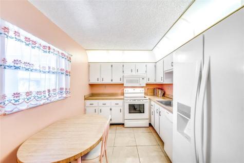 2860 Somerset Drive Lauderdale Lakes FL 33311