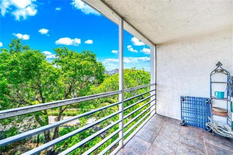 2860 Somerset Drive Lauderdale Lakes FL 33311