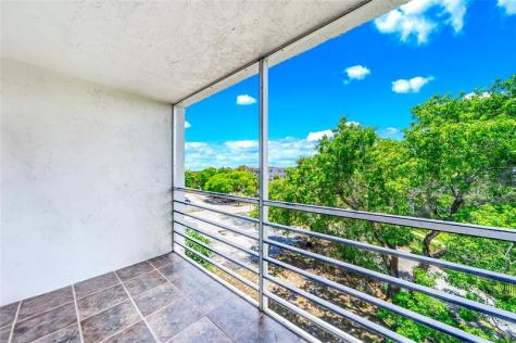 2860 Somerset Drive Lauderdale Lakes FL 33311