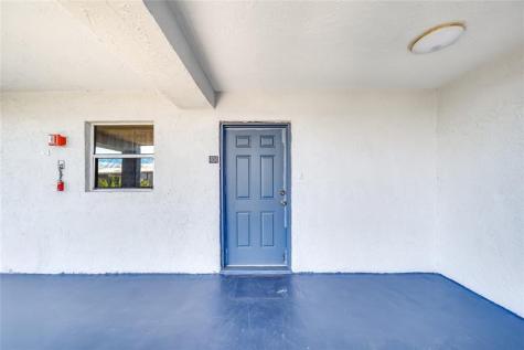 2860 Somerset Drive Lauderdale Lakes FL 33311