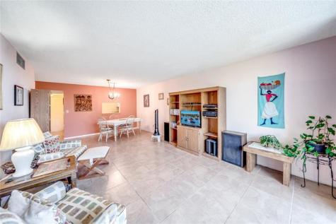2860 Somerset Drive Lauderdale Lakes FL 33311