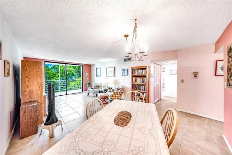 2860 Somerset Drive Lauderdale Lakes FL 33311