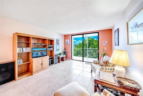2860 Somerset Drive Lauderdale Lakes FL 33311