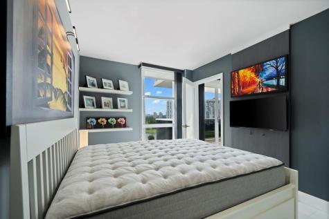 3625 N Country Club Drive Miami FL 33180