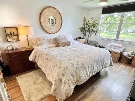 9235 Lagoon Place Davie FL 33324