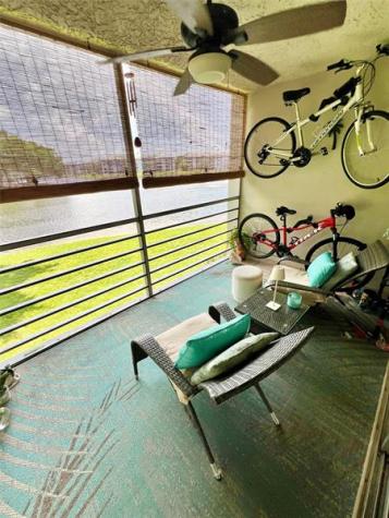 9235 Lagoon Place Davie FL 33324