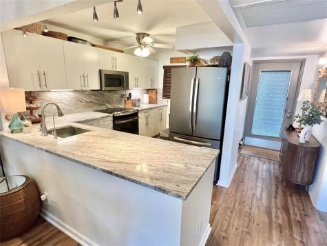 9235 Lagoon Place Davie FL 33324