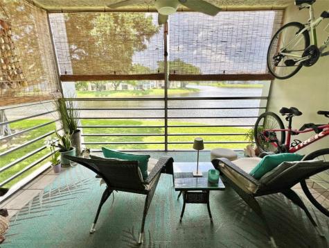 9235 Lagoon Place Davie FL 33324