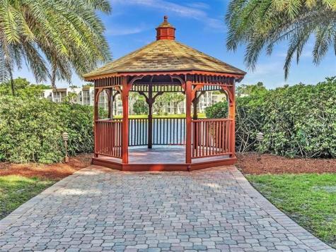 9235 Lagoon Place Davie FL 33324