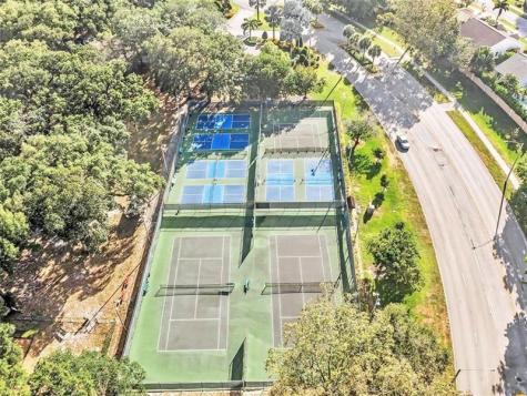 9235 Lagoon Place Davie FL 33324