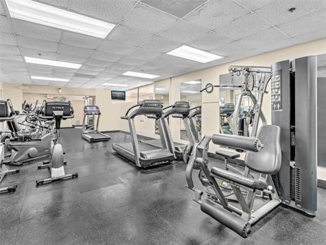 9235 Lagoon Place Davie FL 33324