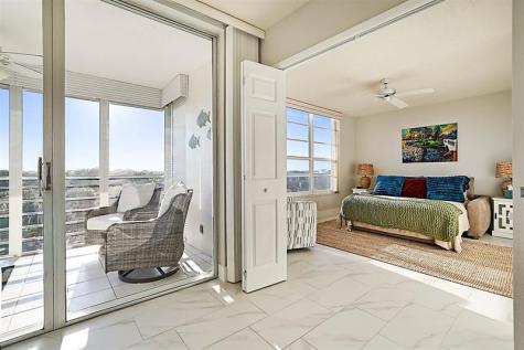 575 Oaks Lane Pompano Beach FL 33069