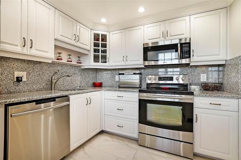 575 Oaks Lane Pompano Beach FL 33069