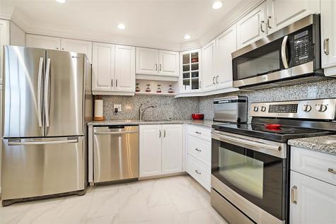 575 Oaks Lane Pompano Beach FL 33069